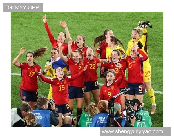 西班牙女足挑战美国队巅峰对决展现女足世界杯精彩瞬间