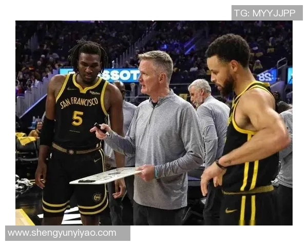 火箭队与马刺队激战正酣11月13日精彩对决引发球迷热议